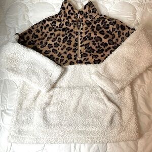 Sherpa and Leopard Quarter Zip M